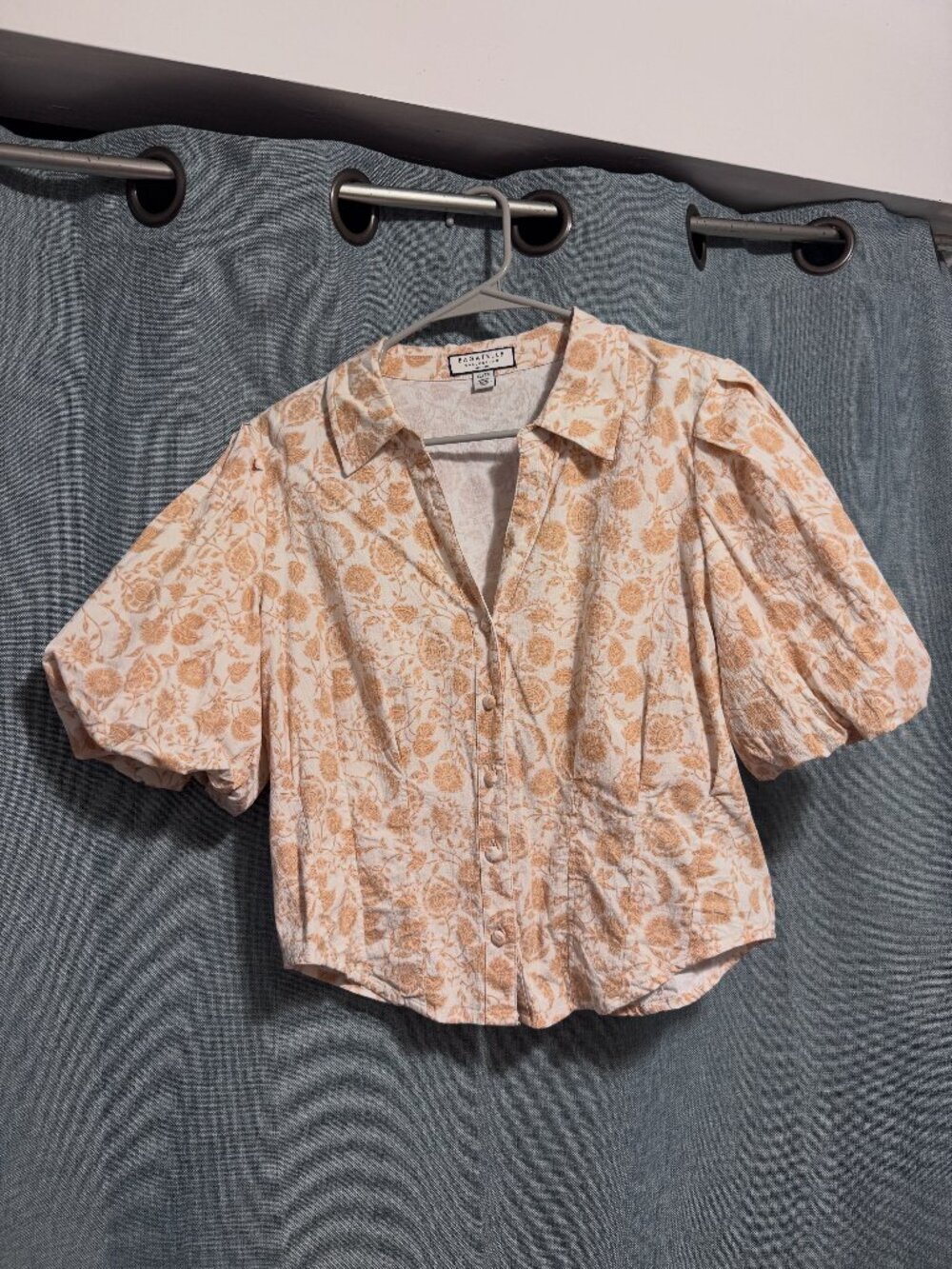 Bagatelle Collection Puff Sleeve V-Neck Blouse